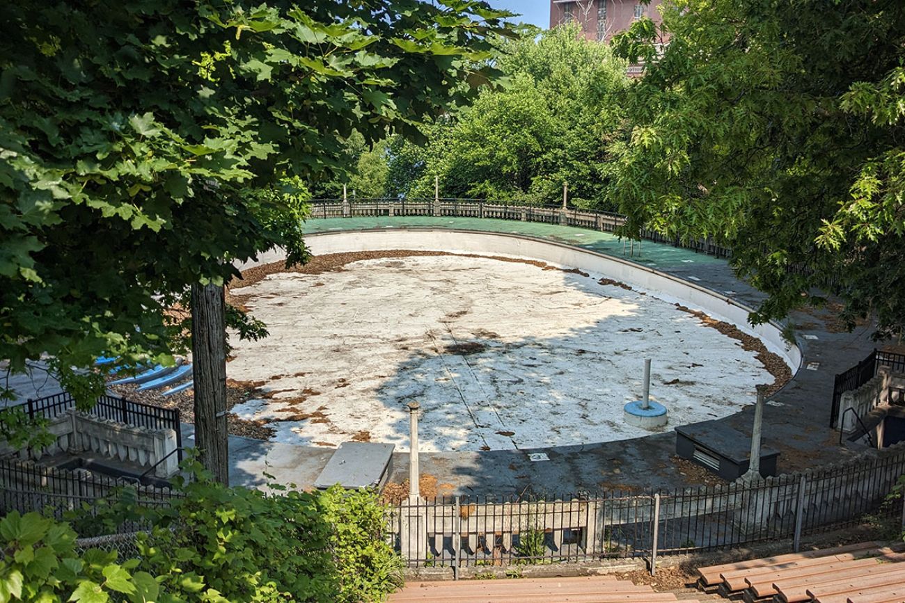 a pool without any water 