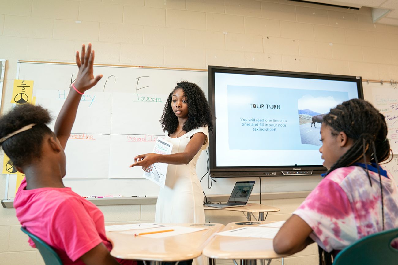 Brailyn Luckett talks to students.