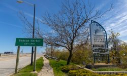 Benton Harbor sign